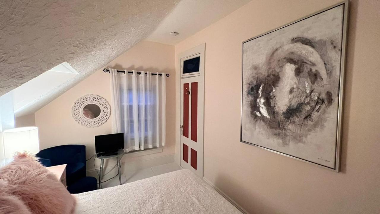 Queen Room